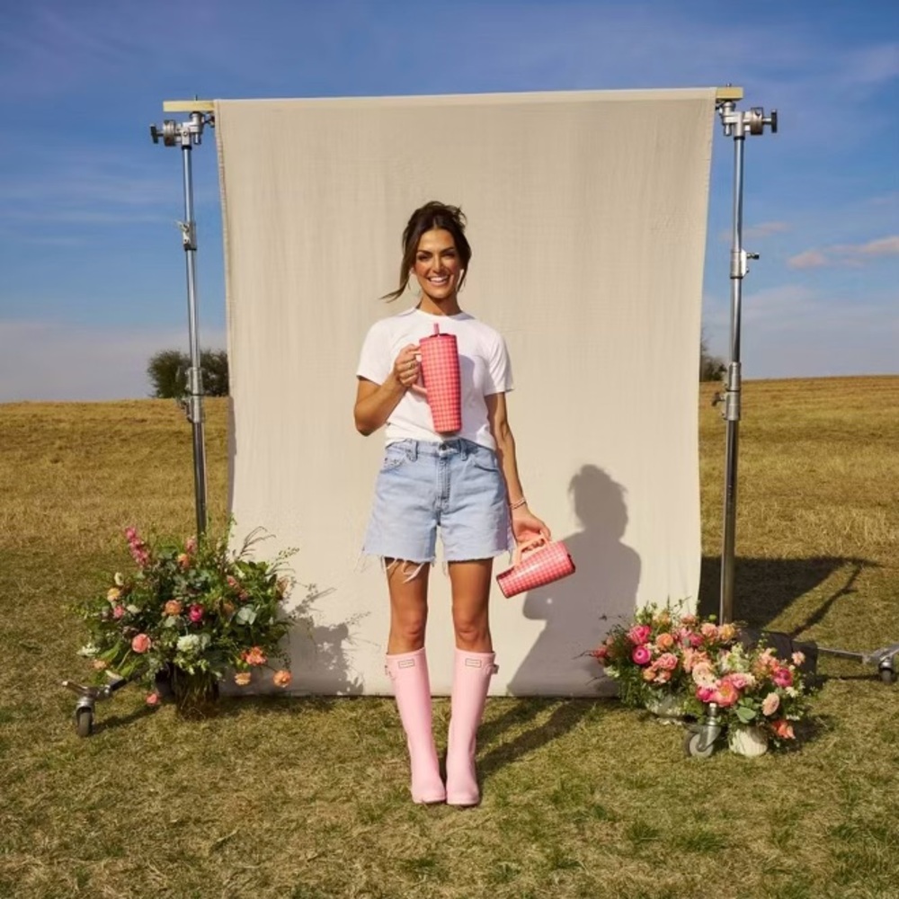 BruMate 30oz Stainless Steel Era Flip Water Bottle - Peach Gingham - Madi Nelson - Picture 12 of 13